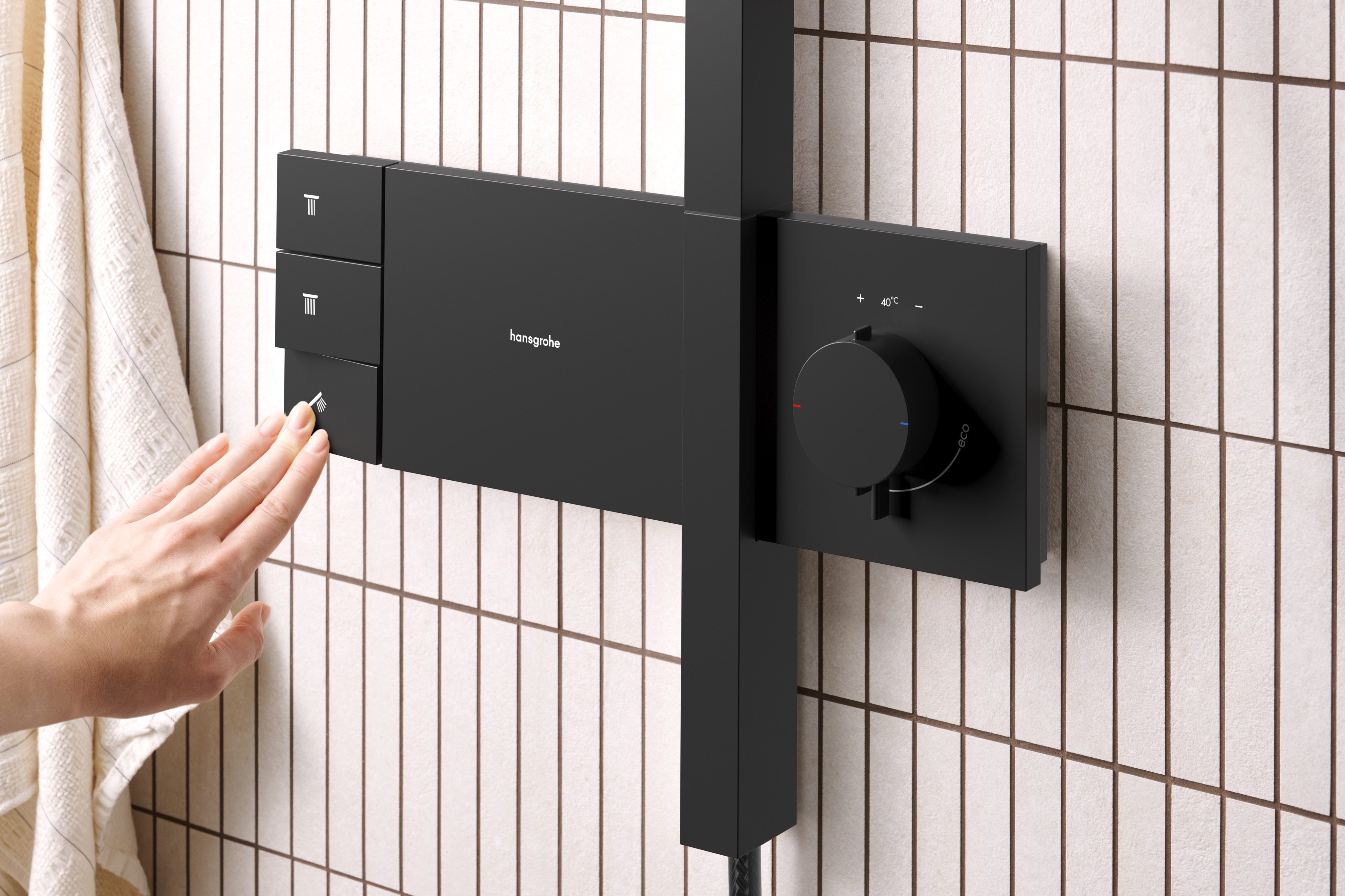 Close-up: Showerpipe 300 2jet with ShowerSelect Comfort thermostat 2