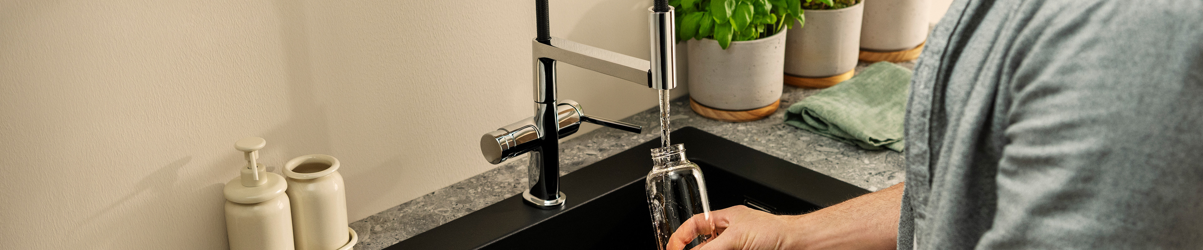 hansgrohe technologies at the sink simplify work.