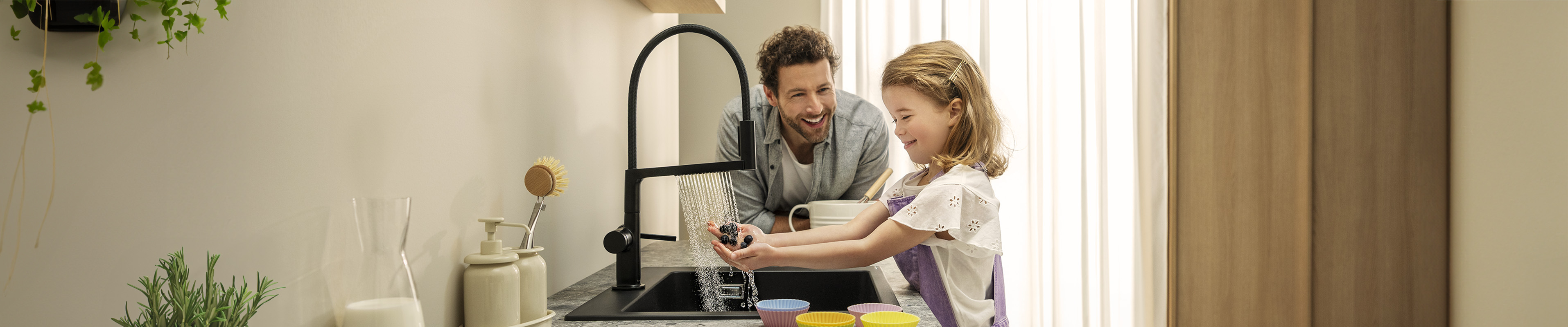 Family life by the Talis Select M54 PowderSpray.